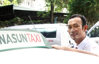 Lái xe Lương Tâm Phúc - Chàng kỹ sư thích lái taxi