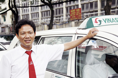 Lái taxi 8 năm đạt kỷ lục 7 lần nhận giải doanh thu cao